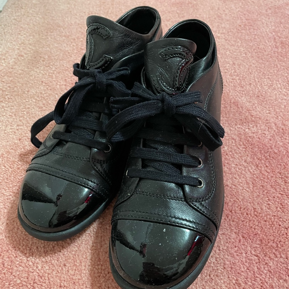 CHANEL Interlocking CC Black Leather Sneakers